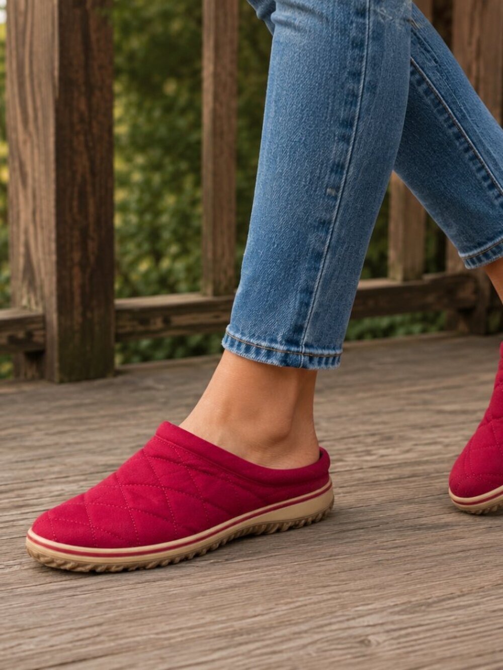 Eddie Bauer Quilted Mule Slip On Shoes Women’s 6.5 Red Raspberry Casual Comfort